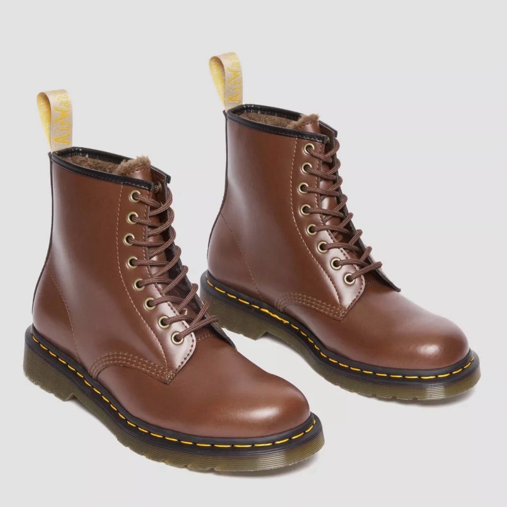 NWT Dr. Martens VEGAN 1460 FAUX FUR LINED LACE UP BOOTS SZ 41 - Picture 3 of 13